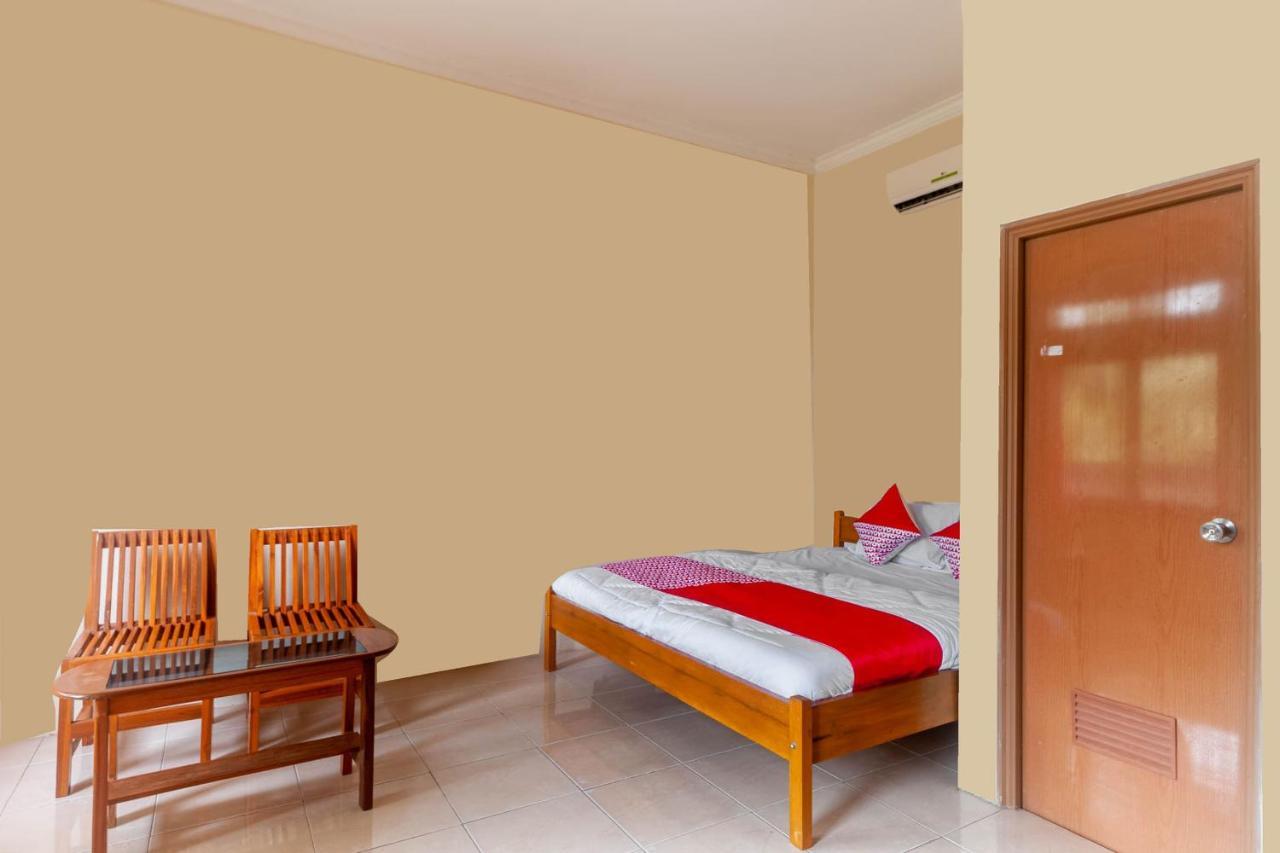 Oyo 2471 Swarna Raya Hotel Sawarna Ngoại thất bức ảnh