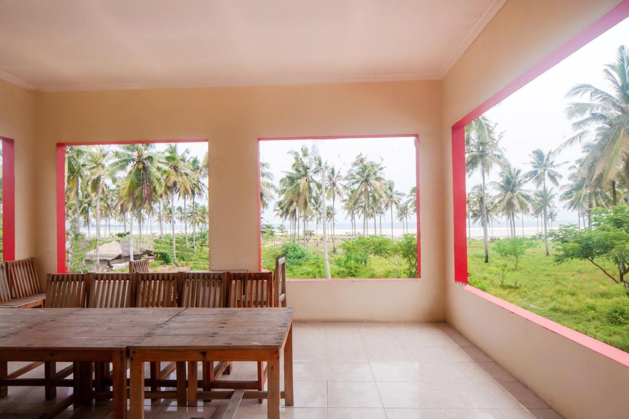 Oyo 2471 Swarna Raya Hotel Sawarna Ngoại thất bức ảnh