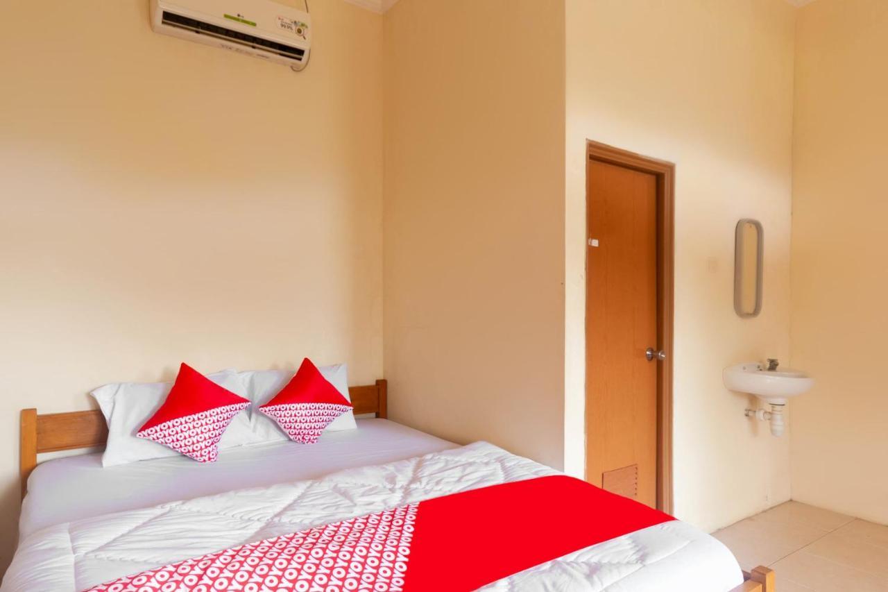 Oyo 2471 Swarna Raya Hotel Sawarna Ngoại thất bức ảnh