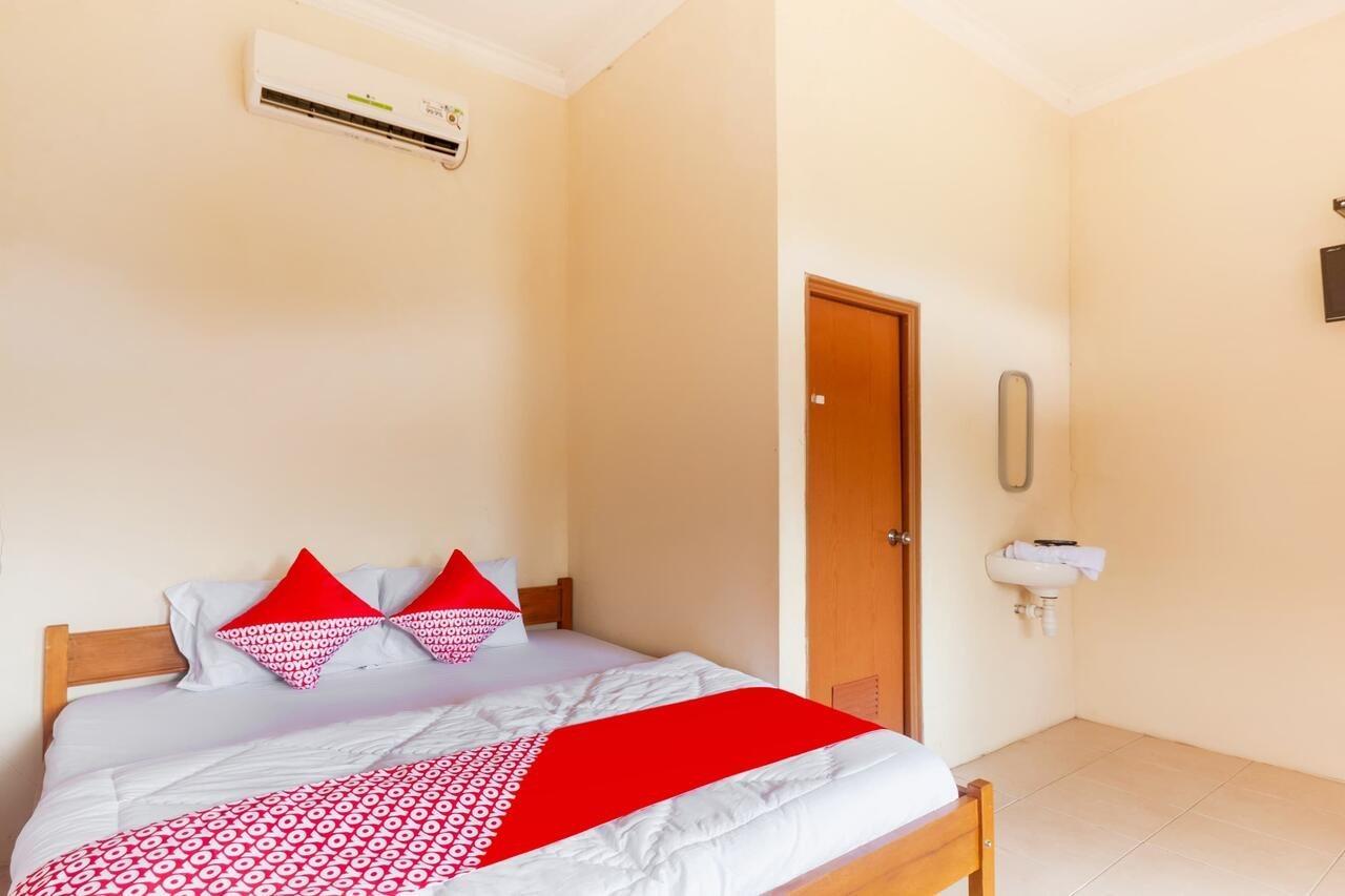 Oyo 2471 Swarna Raya Hotel Sawarna Ngoại thất bức ảnh