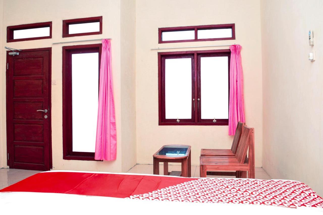 Oyo 2471 Swarna Raya Hotel Sawarna Ngoại thất bức ảnh