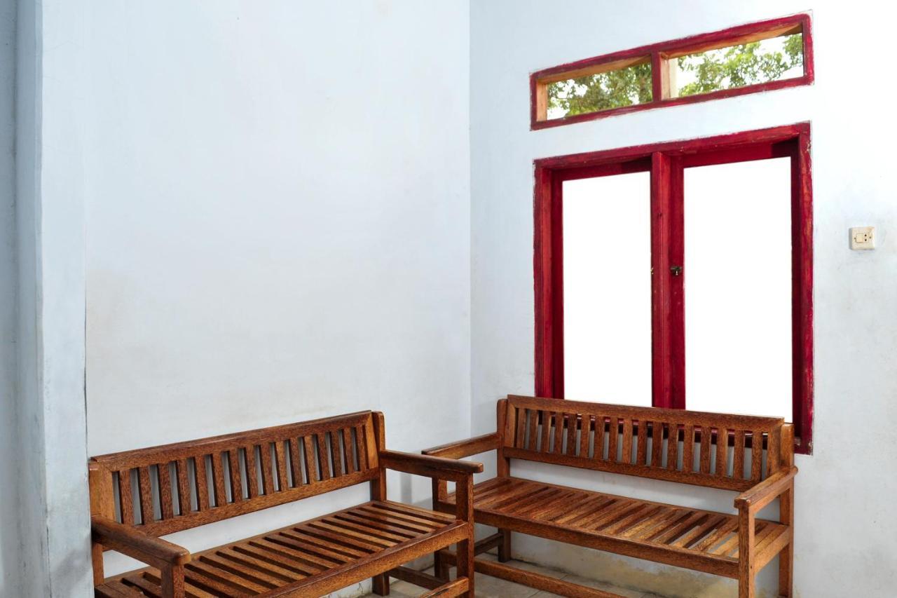 Oyo 2471 Swarna Raya Hotel Sawarna Ngoại thất bức ảnh